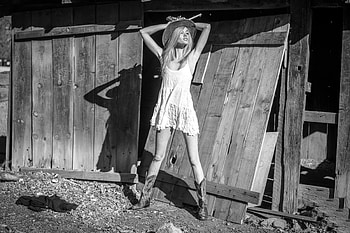 Cowgirl with a Gun, gun, cowgirl, dress, blonde HD wallpaper