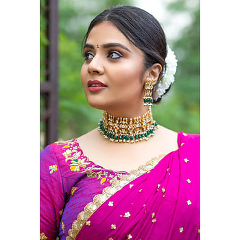 Sreemukhi, sari, hair HD phone wallpaper