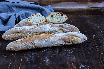 Parisienne baguette, Gourmet food, Love for baking, Exquisite flavors HD wallpaper