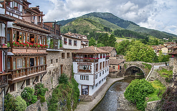 Town in Spain, Spain, town, river, bridge, houses, mountain HD wallpaper