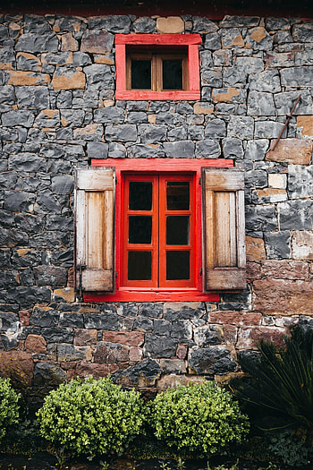 Bush, Miscellanea, Miscellaneous, House, Stone, Window HD phone wallpaper