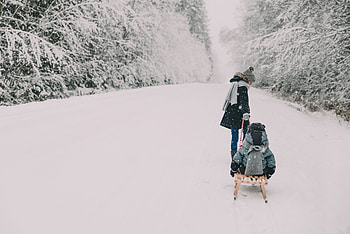 People, Winter, Snow, Miscellanea, Miscellaneous, Entertainment, Sledge, Sled HD wallpaper