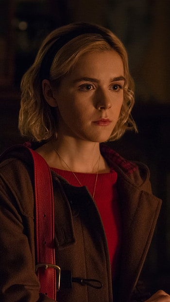 Kiernan Shipka, hollywood actress, chilling adventures HD phone wallpaper