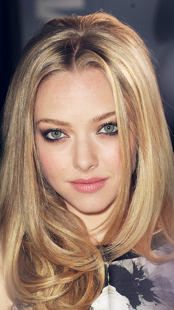 Amanda Seyfried, Hollywood celebrity HD phone wallpaper