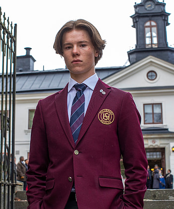 Young Royals (TV Series), Young royals on Netflix, Cast and characters, Swedish drama HD phone wallpaper