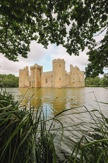 Castles in England, Hand luggage only, Travel blog, Captivating graphy HD phone wallpaper