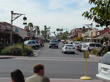 5th Ave. shops, stores, people, civic center, cars HD wallpaper