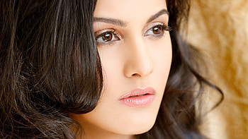 Amyra Dastur Face, amyra-dastur, indian-celebrities, girls, desi-girls HD wallpaper