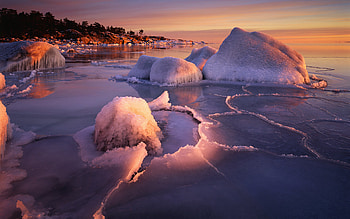 Frozen sunset, sea, awesome, landscape, beautiful, rocks, scenary, view, nature, ice, sunset, ocean HD wallpaper