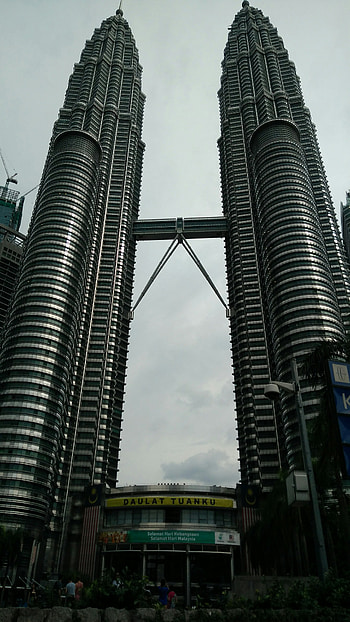 Kuala Lumpur, Mr & Mrs Hale HD phone wallpaper