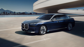 BMW I7 Xdrive60 Excellence The First Edition 2022 3 Cars HD wallpaper