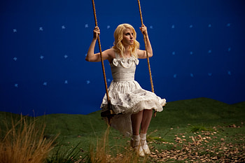 sexy on a swing, blue, sexy, model, graphy, blonde, swing, stars, pretty, nature, sky, pure HD wallpaper