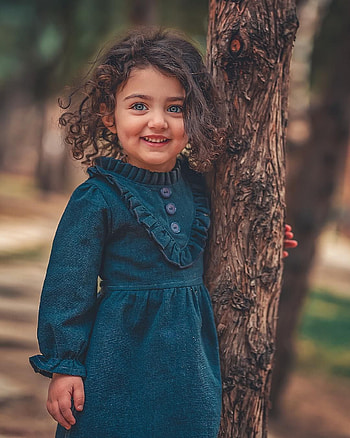 may contain: 1 person, standing, child and outdoor. Cute baby , Cute little baby girl, World's cutest baby, Anahita Hashemzadeh HD phone wallpaper