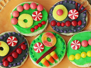 colourful muffins, owl, green, red, yellow HD wallpaper