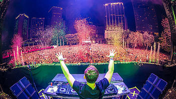 Ultra music festival, Electronic music paradise, Dazzling lights, Unforgettable memories HD wallpaper