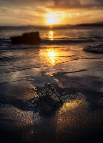 Nature, Water, Sunset, Stones, Beach, Glare, Gleam HD phone wallpaper