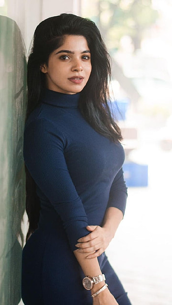 Divya Bharathi 9, Divya Bharathi, flash graphy, beauty, Queen, Actress HD phone wallpaper