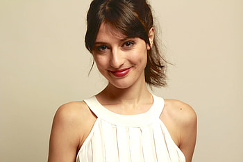 Smile, pretty Alba Gutiérrez HD wallpaper