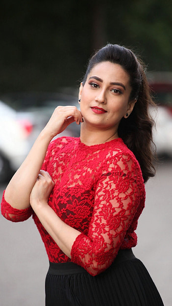 Manjusha, telugu actress, anchor HD phone wallpaper