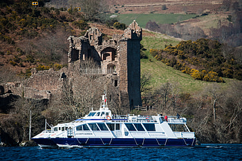 Loch Ness, Magical castle, Aldourie Castle, Highland escape HD wallpaper