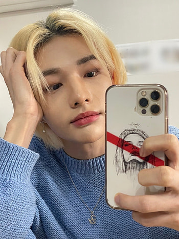 Hyunjin Stray Kids, skz, bubble, stray_kids, bbl HD phone wallpaper
