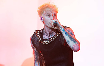 Machine Gun Kelly, Teases new single, Papercuts arriving tonight HD wallpaper