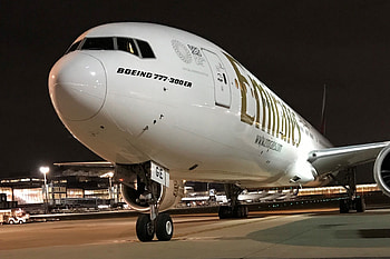 Boeing 777-300ER, Emirates Airline HD wallpaper