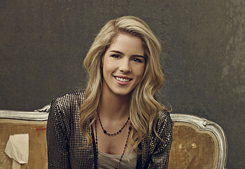 Emily Bett Rickards, beautiful smile, 2017 HD wallpaper