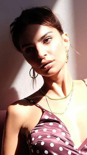 Emily Ratajkowski, Sunlight , Ultra , Model perfection HD phone wallpaper