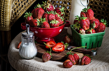 Fruits, basket, strawberry HD wallpaper