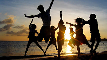 Happy people, friends, happiness, sunset, beach: HD wallpaper