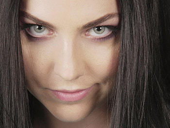 Amy Lee, Captivating presence, Soulful performance, Electrifying stage HD wallpaper