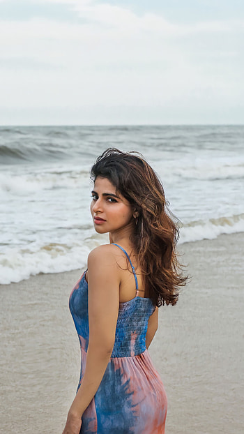 Ishwarya Menon, tamil actress HD phone wallpaper