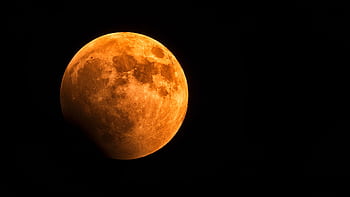 Beautiful capture of a blood moon seen from Rethymno, Greece against a dark sky. HD wallpaper