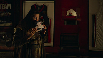 Nike sneakers, Held by Kayvan Novak, What We Do in the Shadows, Citizenship HD wallpaper