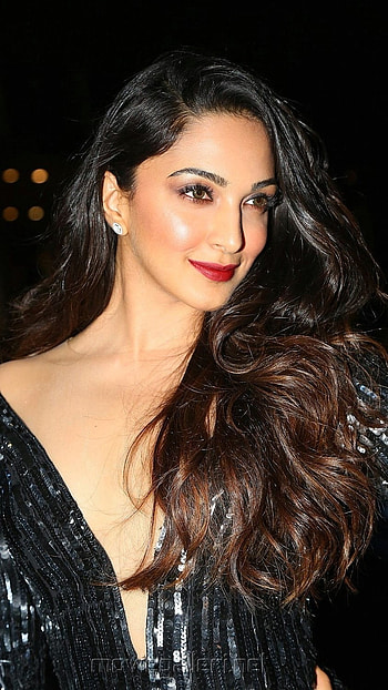 Kiara Advani, Black Dress, blaack dress HD phone wallpaper