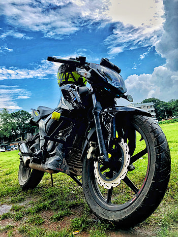 Rtr 4v, cloud, sky, bike HD phone wallpaper