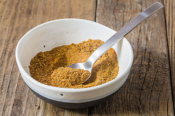 Food seasoning, Old Bay seasoning, Seafood dishes, Maryland tradition HD wallpaper