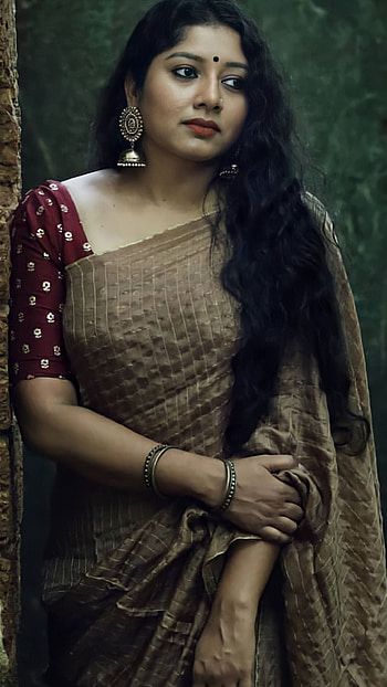 Anumol, malayalam actress, saree beauty HD phone wallpaper
