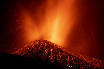 Mount Etna, Non-modeled perils, Insurance challenges, Natural disasters HD wallpaper