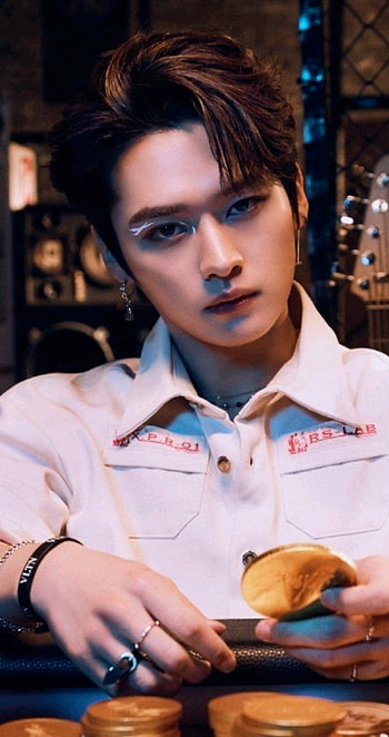 Lee know, shirt, dreess, ojo HD phone wallpaper