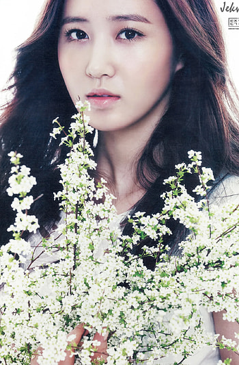 Kwon Yuri, Android/ , Kpop board, Mesmerizing visuals HD phone wallpaper