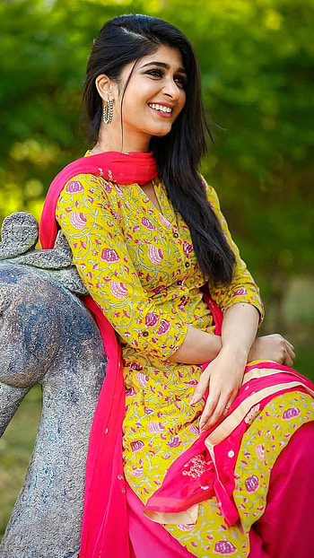 Aditi prabhudeva, kannada actress HD phone wallpaper