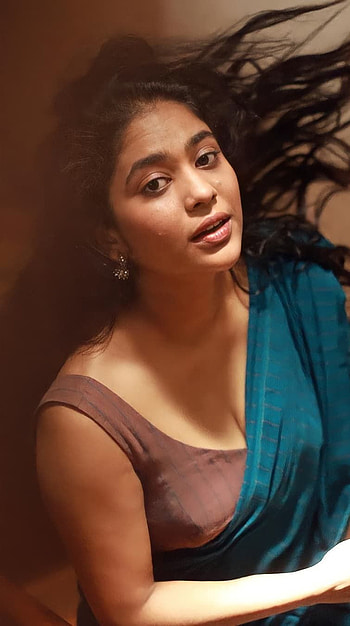 Shrinda, mallu aunty, saree lover HD phone wallpaper