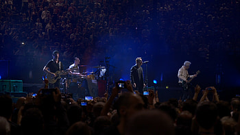 U2 Concert Experience, High-Definition Background, Musical Journey, Captivating Visuals HD wallpaper