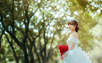 Lovely Girl, bouquet, white, model, woman HD wallpaper