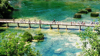 bridge at krka national park croatia, bushes, foot bridge, people, lake HD wallpaper