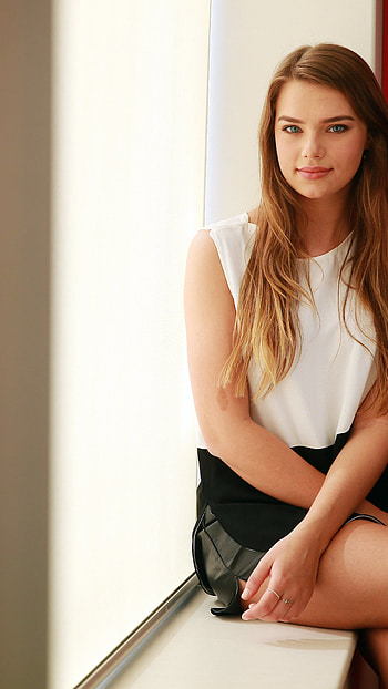 Indiana Evans, hollywood actress, model HD phone wallpaper