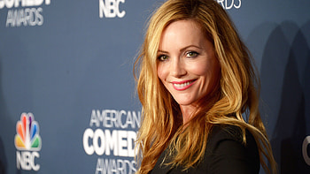 Leslie Mann, Comedian role, Funny performance, CNN interview HD wallpaper