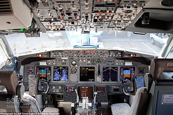 Boeing 737 Cockpit - afari HD wallpaper